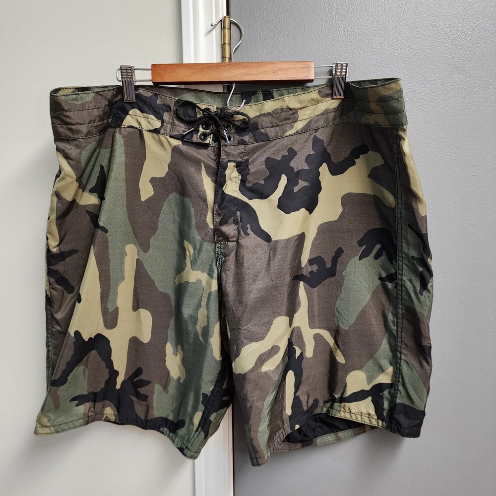 Birdwell Beach Britches Shorts Men's Camo Nylon Surfing Size 42 X 10 Made In USA